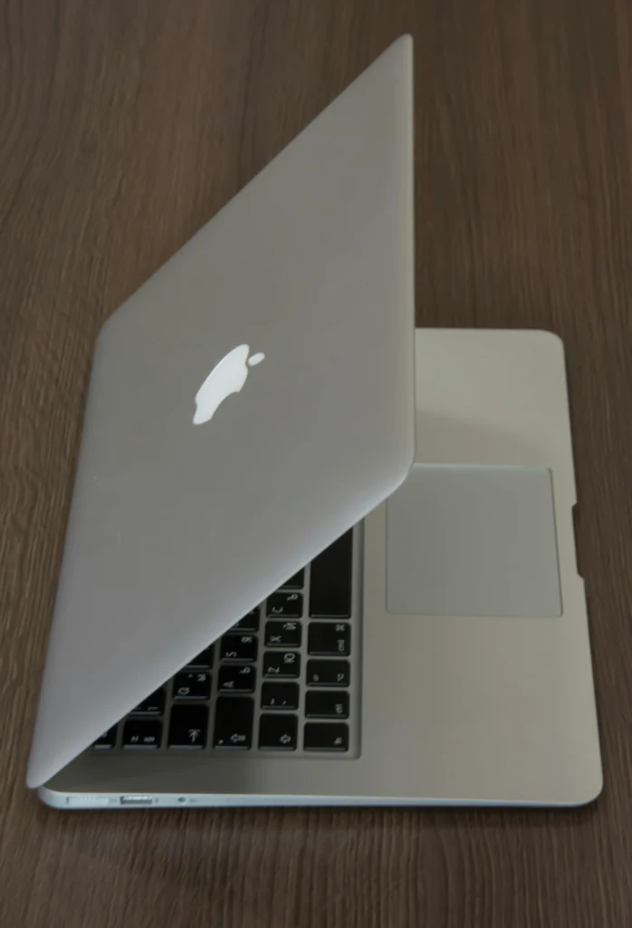 Apple 2023 MacBook